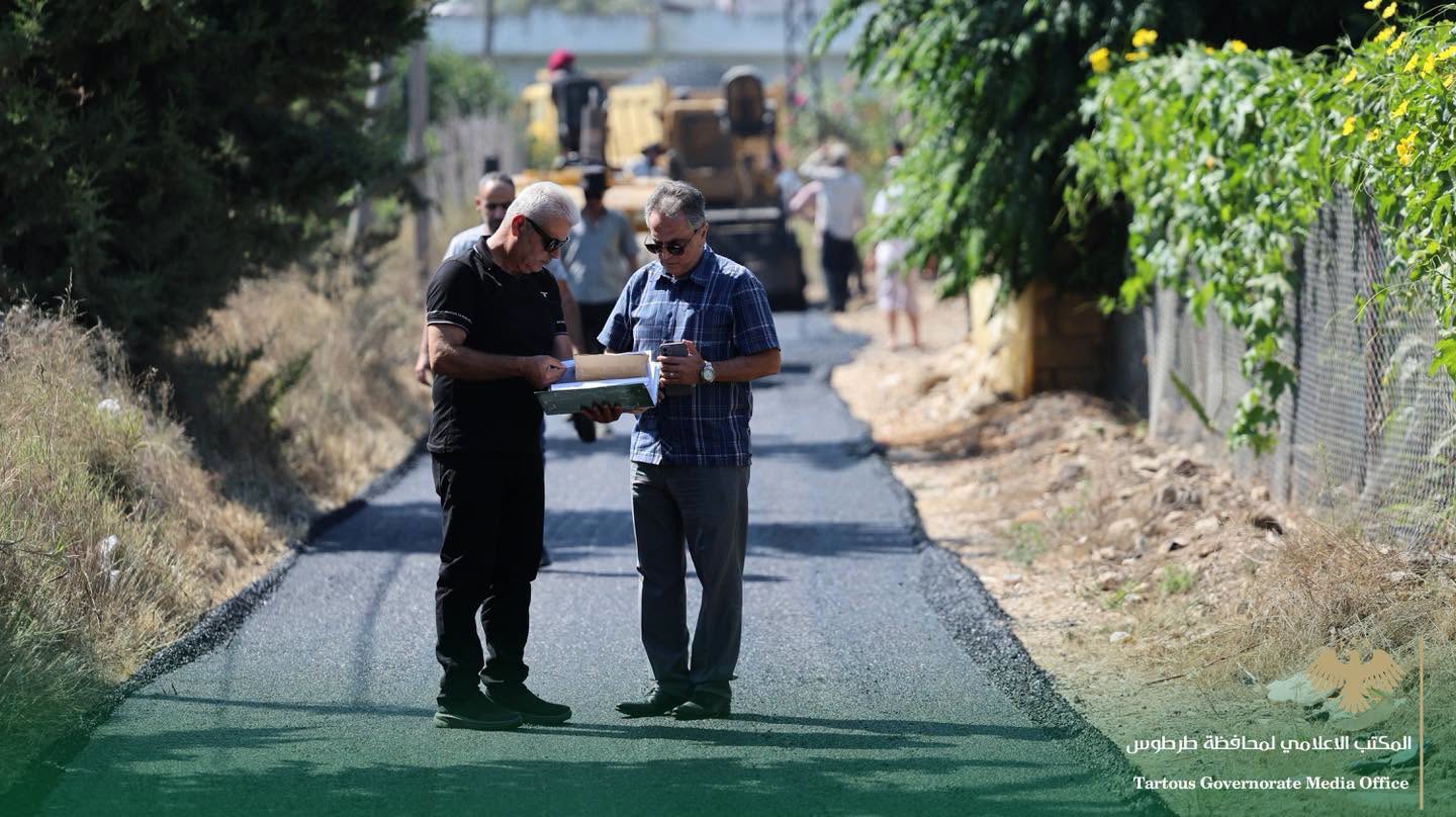 متابعة ميدانية لأعمال تزفيت الطرق في بلدية جديدة البحر.